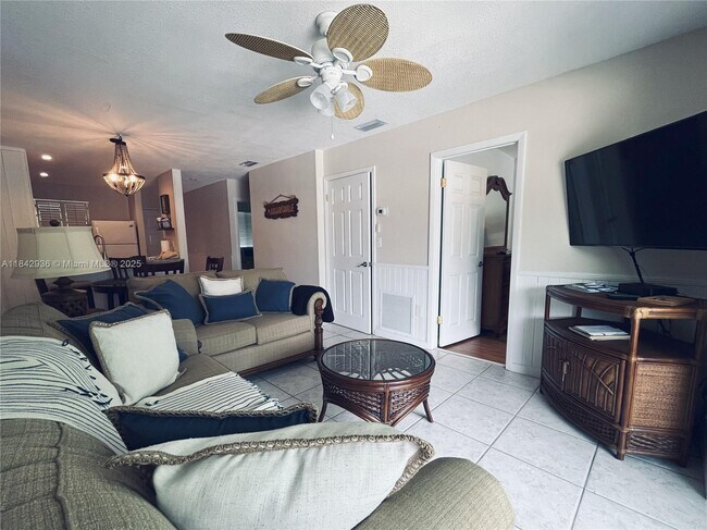 Building Photo - 98282 Windward Ave