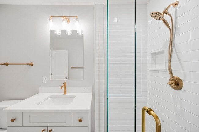 Building Photo - Remodeled 4BD, 3.5BA Home in South Park Hill with 2-Car Garage