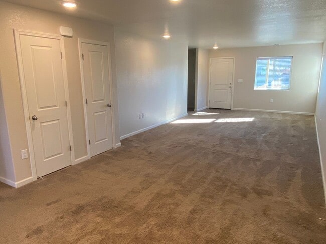 Building Photo - Charming Fallon 3 bedroom with RV Acess