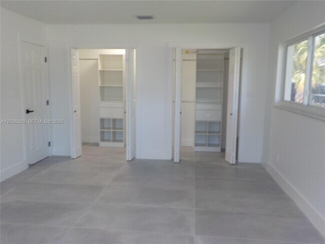 Building Photo - 1565 Thumb Point Dr