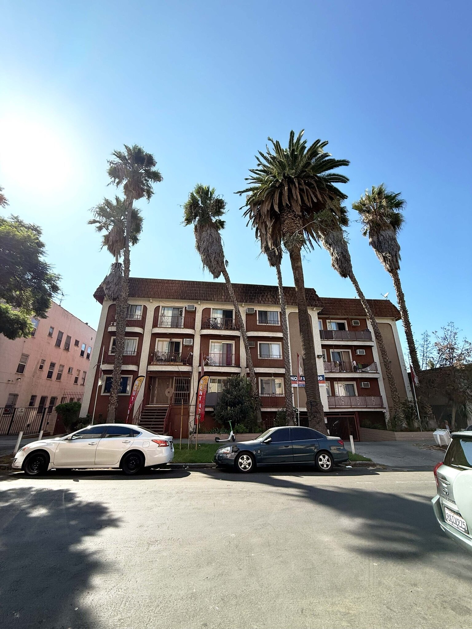 Building Photo - 509 N Berendo St