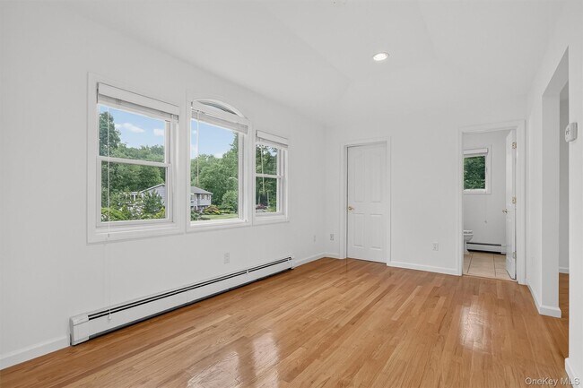 Building Photo - 234 Betsy Ross Dr