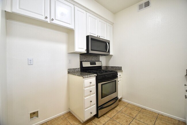 Building Photo - 5500 Bonner Ave