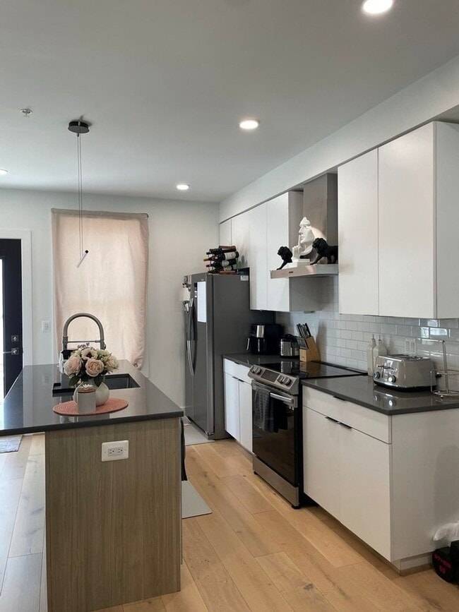 Building Photo - Charming 2BR House in Washington, DC
