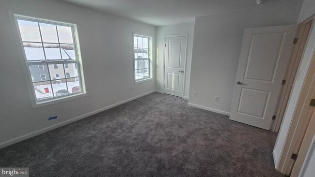 Building Photo - 14 Snowdrop Ct