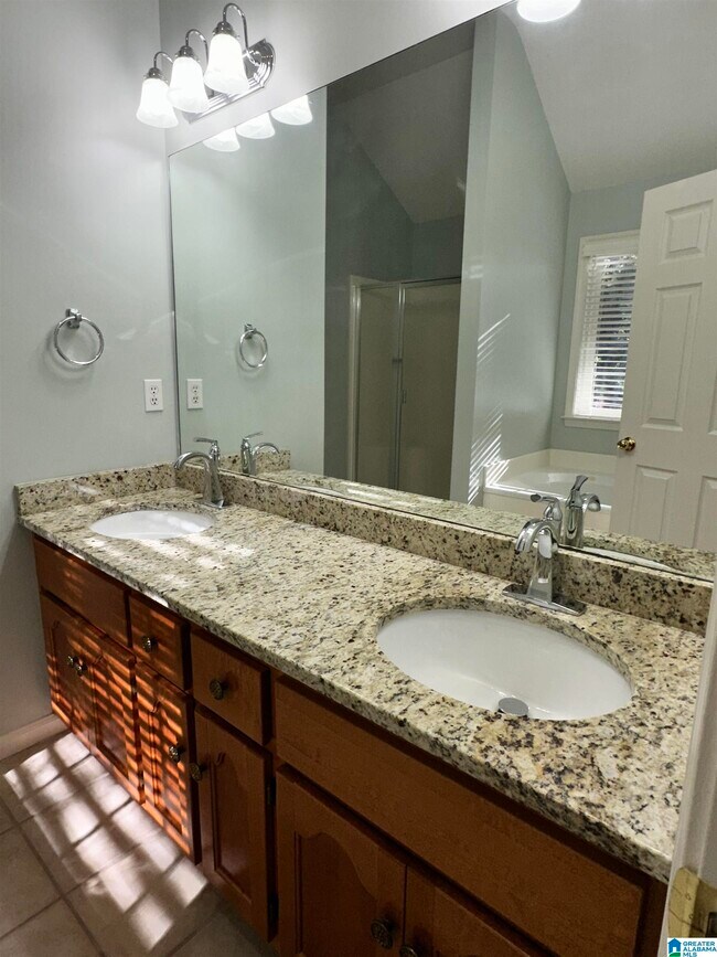 Building Photo - 525 Hackberry Ridge Cove