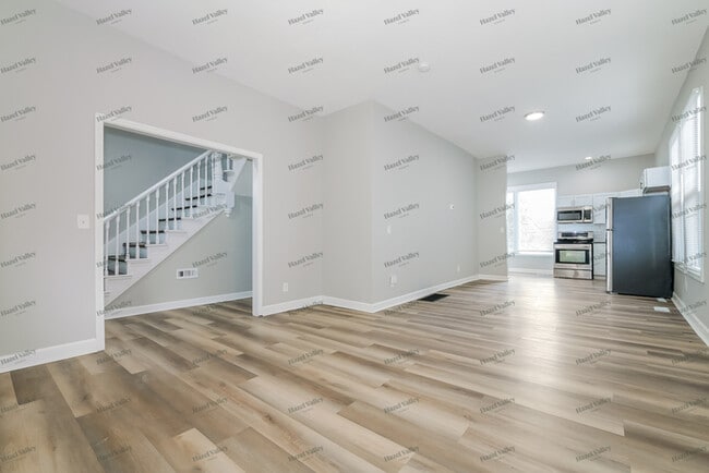 Building Photo - 3543 Flora Ave