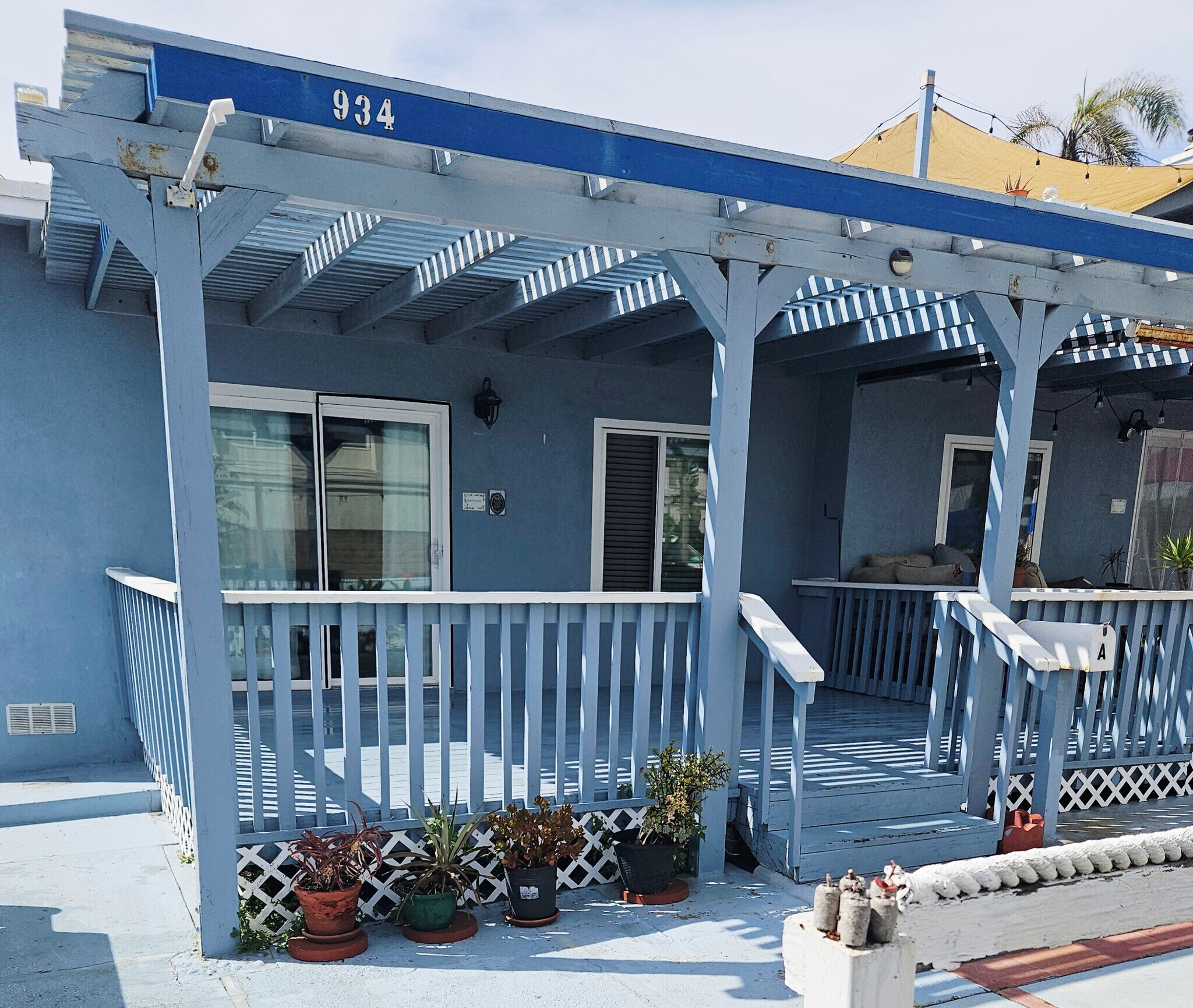 Classic California Bungalow Apartment. - 934 S Myers St