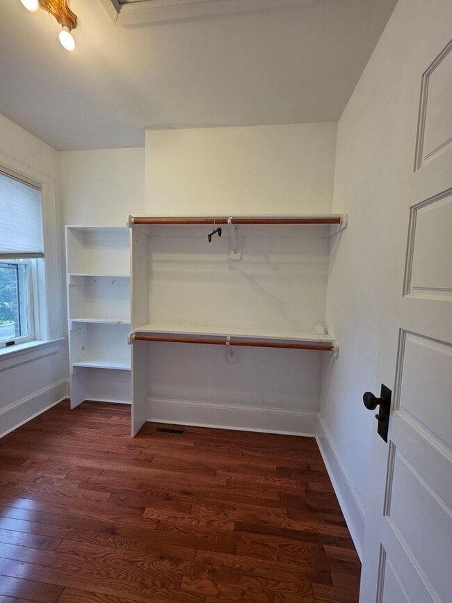 Building Photo - 1306 Officers Row