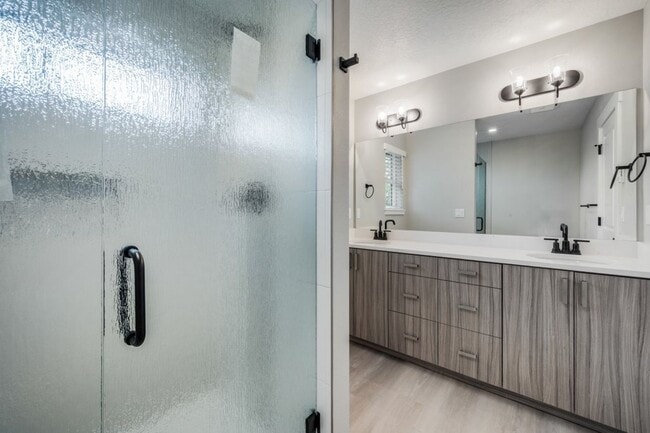 Building Photo - Beautiful Home in CDA for Rent