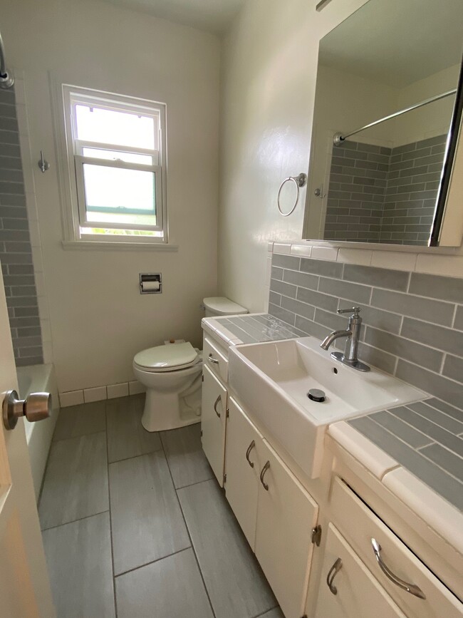 Bathroom - 3838 1/2 Girard Ave