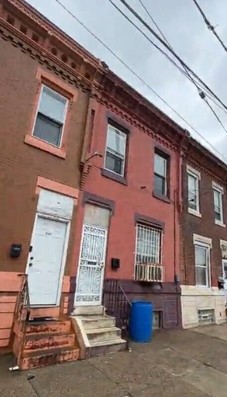 Building Photo - 2958 N Fairhill St
