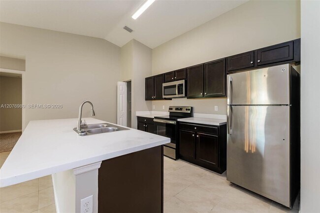Building Photo - 991 Southwest