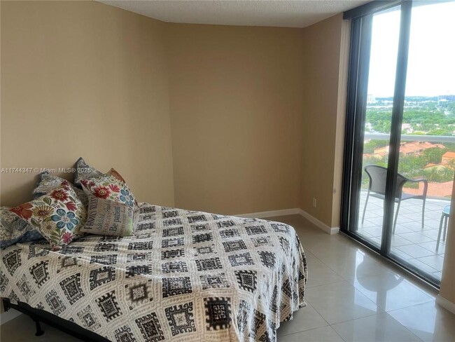 Building Photo - 2 bedroom in Aventura FL 33180