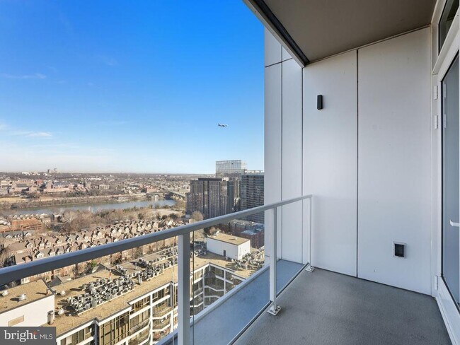 Building Photo - 1781 N Pierce St