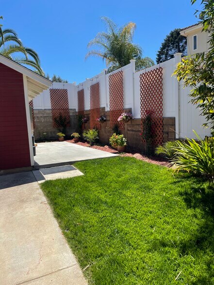 Building Photo - 706 Vale View Dr