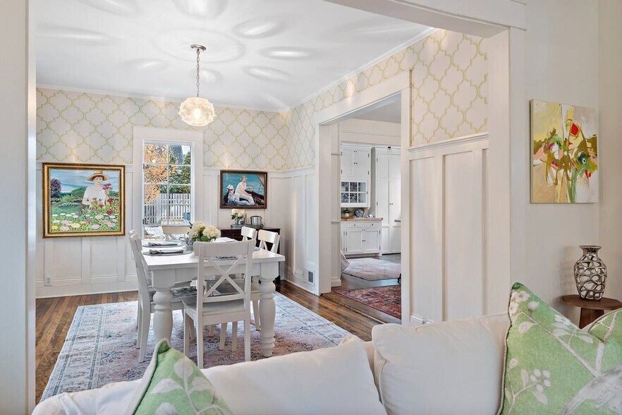 Building Photo - 131 Broadway Ave N