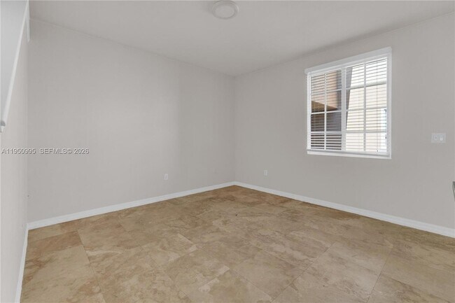 Building Photo - 2945 NE 185th St