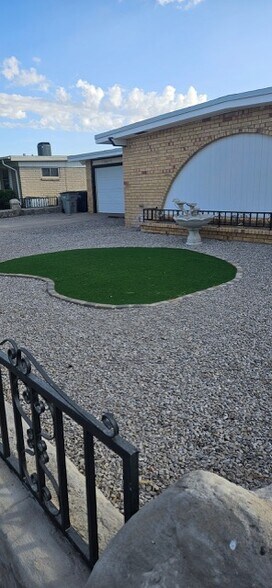 Building Photo - 10412 Aphrodite Dr