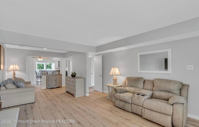 Building Photo - 15 Bahia Ct