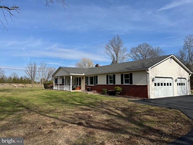 Building Photo - 46 Buck Dr