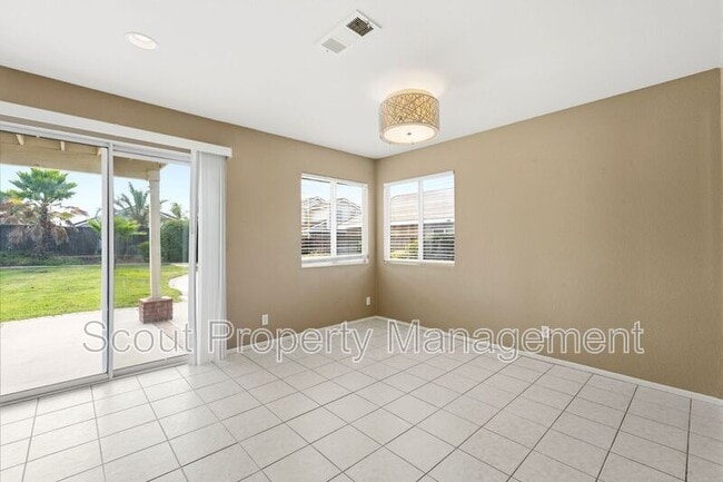 Building Photo - 45356 Escalante Ct