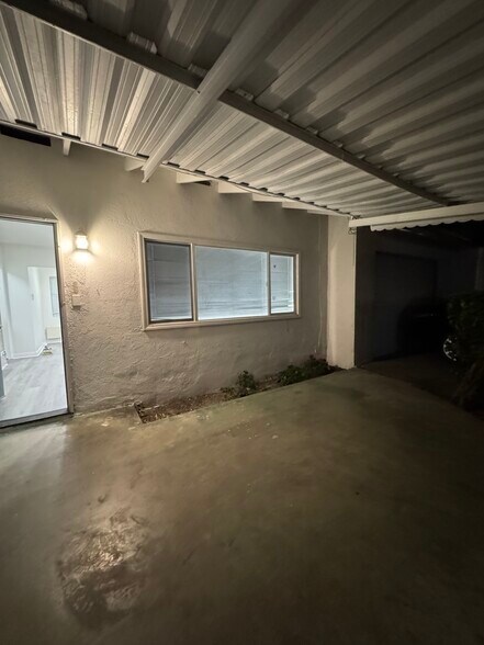 Building Photo - 293 W Artesia St