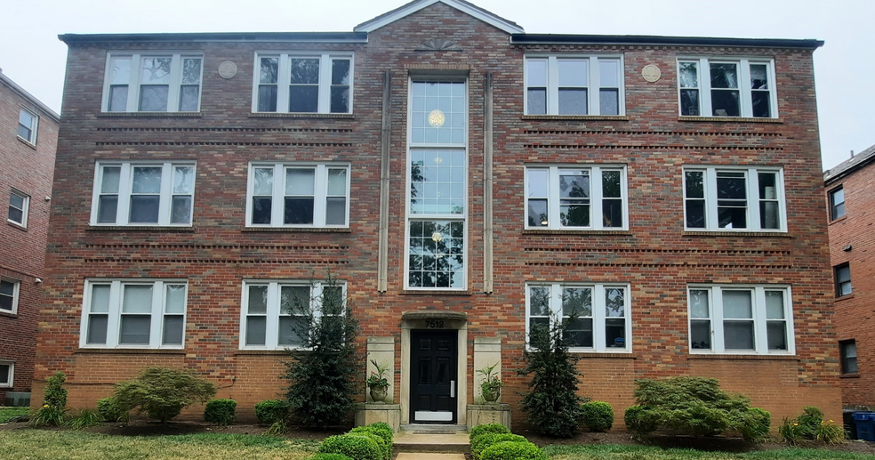 Building Photo - 6616 Alamo Ave