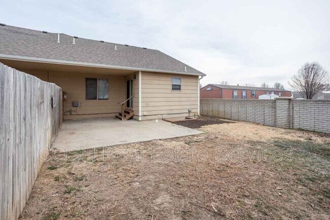 Building Photo - 1046 E Karla Ct