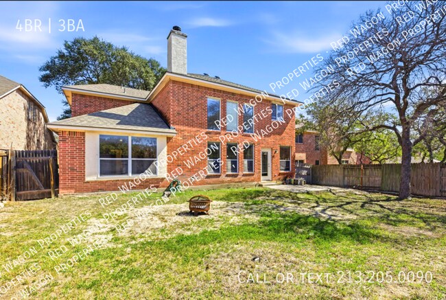 Building Photo - 2635 Lakehills St