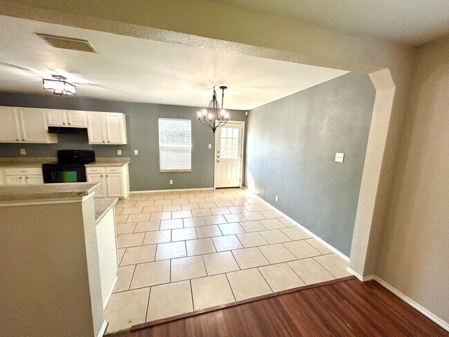 Building Photo - 3402 Longhorn Creek