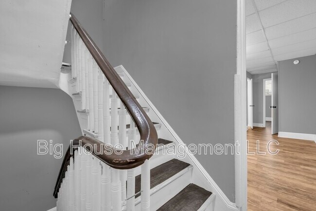 Building Photo - 339 E 25th St