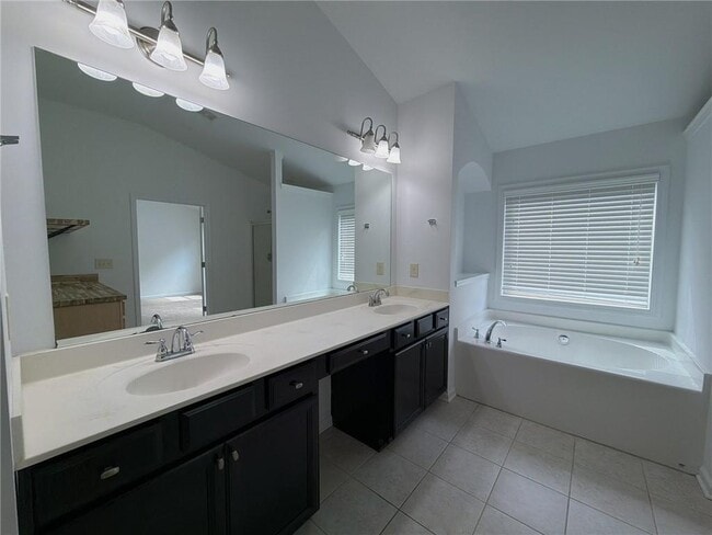 Building Photo - 1000 Parkside Wood Ct