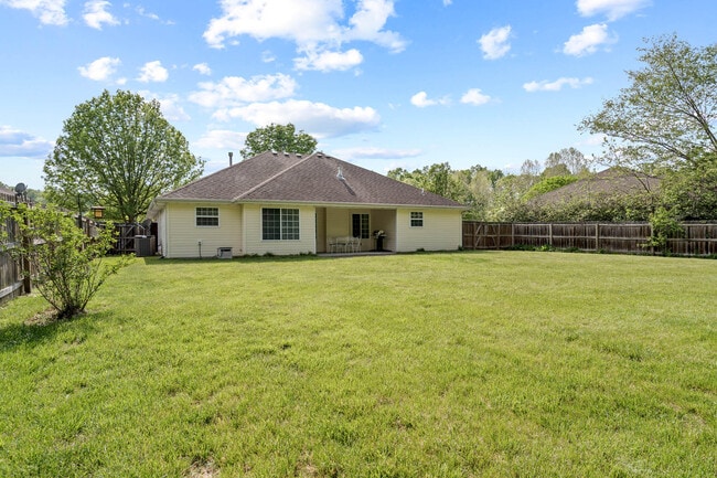 Building Photo - 2404 Lubbock Ct