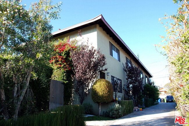 Primary Photo - 4337 Kingswell Ave