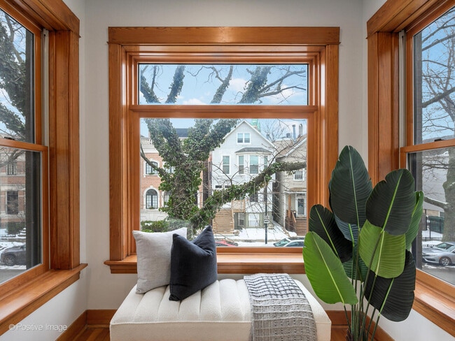 Building Photo - 1415 W George St