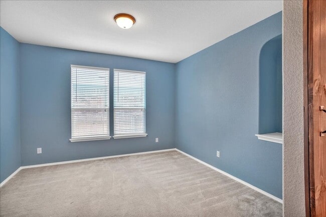Building Photo - 1705 Uhland Dr