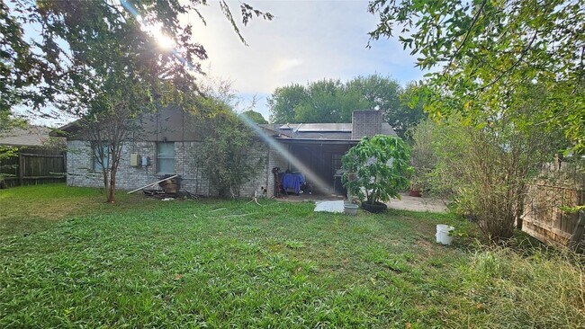 Building Photo - 15303 Gran Vista Dr