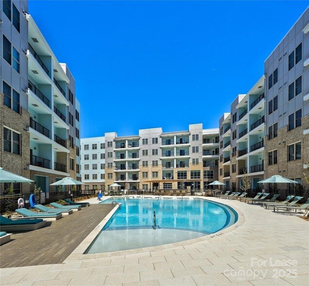 Building Photo - 8501 University Executive Park Dr