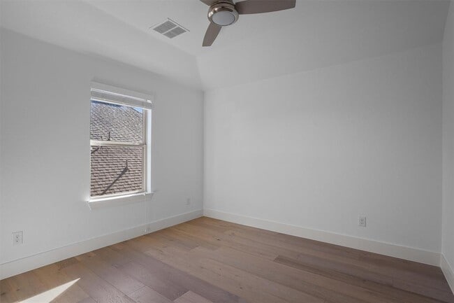 Building Photo - 5049 Veranda Ter