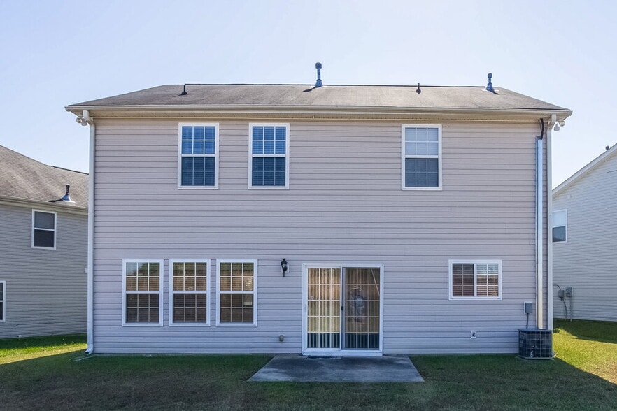 Building Photo - 13669 Coram Pl