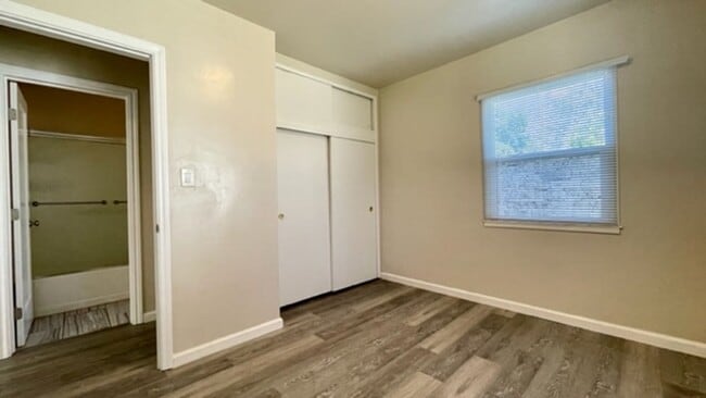 Building Photo - Cute 1-Bedroom Cottage in the Bungalow District w/ All Utilities Included