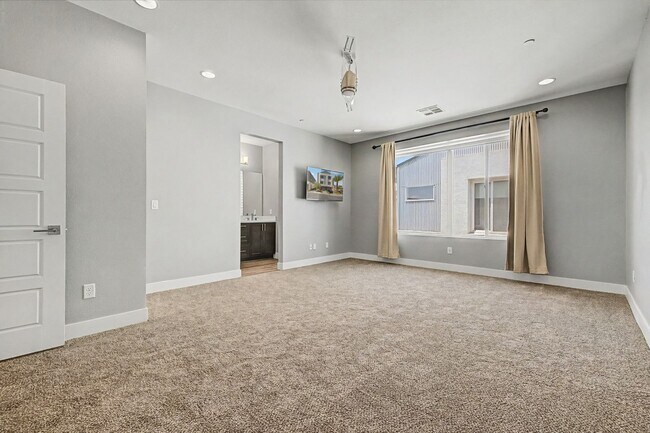 Building Photo - Modern Loft-Style Home Minutes from the Strip