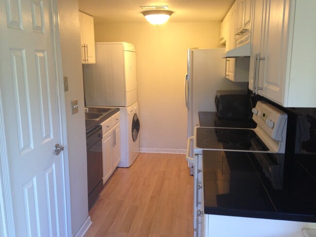 Building Photo - 3351 S Field St