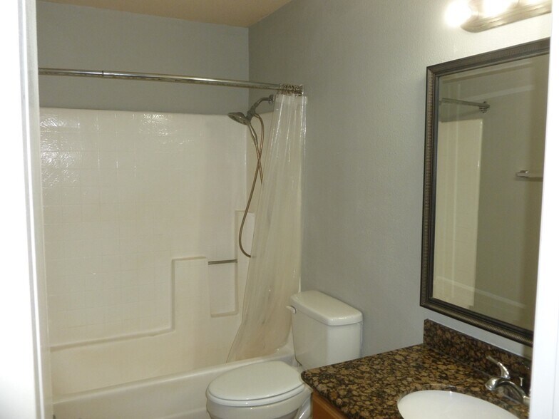 Building Photo - 2110 Sealion Dr