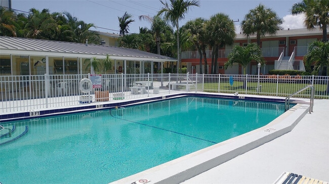 Building Photo - 3212 SE 8th St