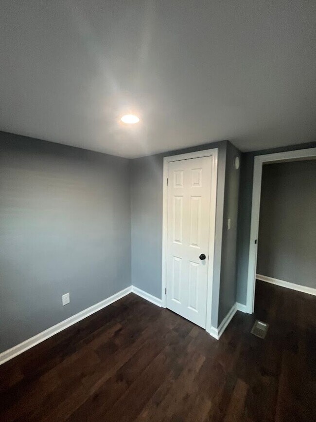 Building Photo - 5613 Hardwick Ln
