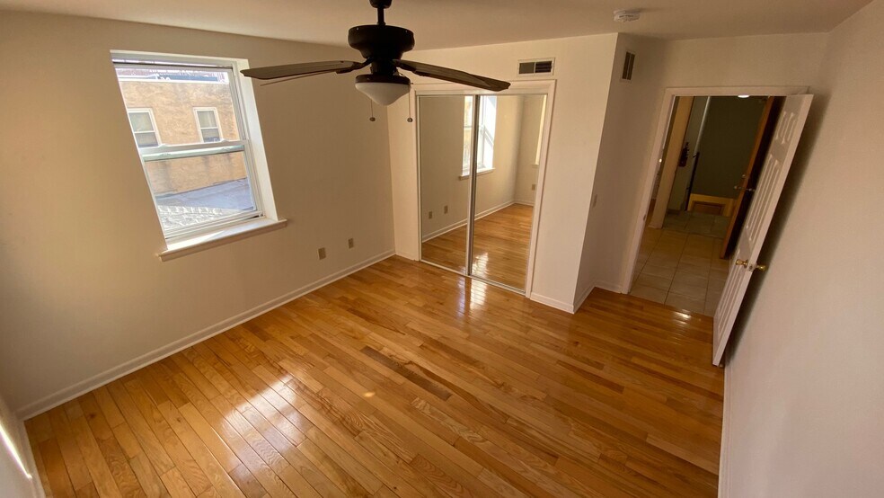 bedroom - 745 S 16th St