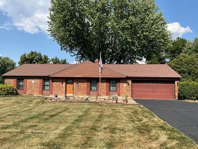 Primary Photo - 539 E Rahn Rd