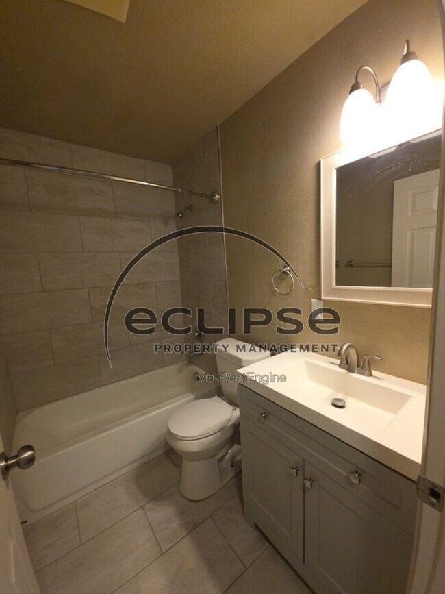 Building Photo - 502 Bell Ct